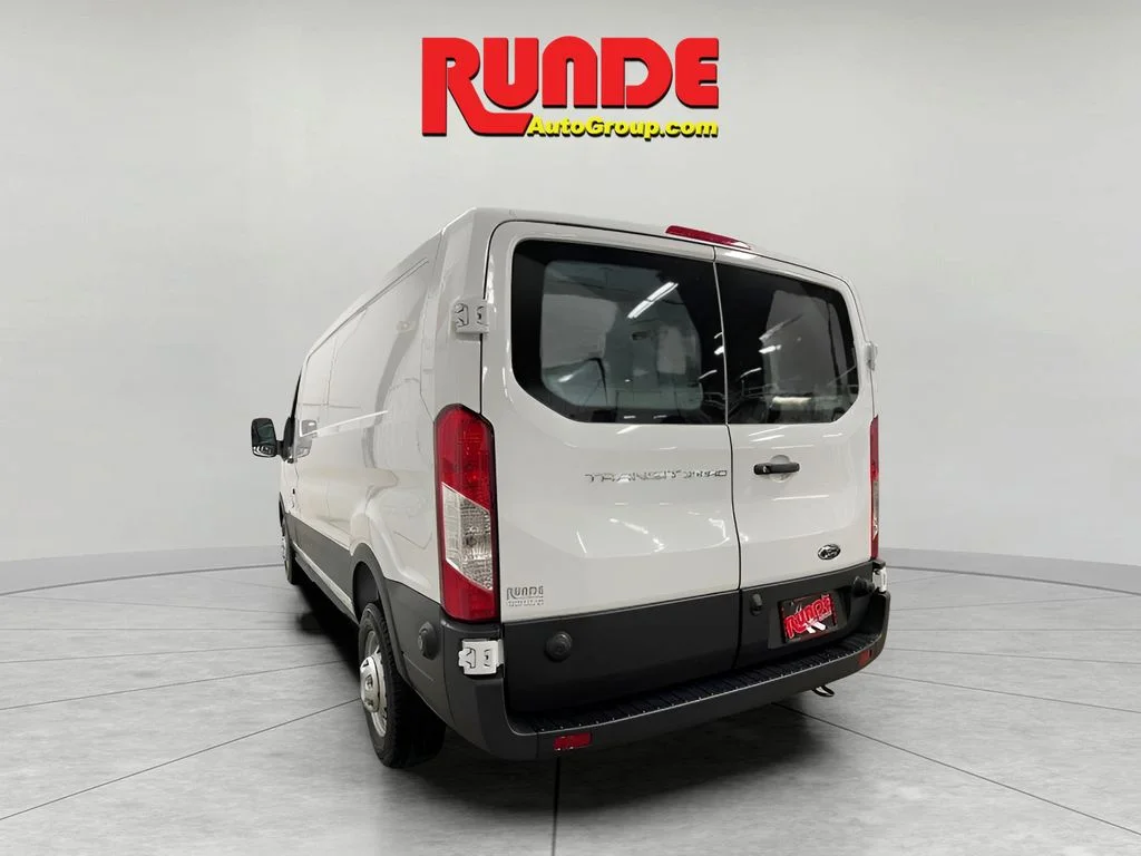 Used 2024 Oxford White Ford Base w/9,950 lb. GVWR image 3