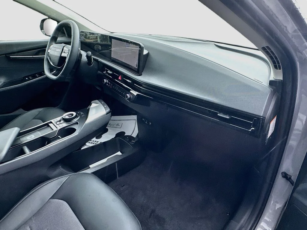 New 2026 Wolf Gray Kia LIGHT image 28