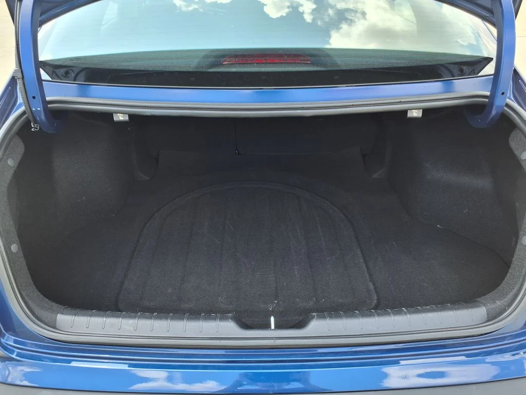 Used 2025 Blue Kia LXS image 12