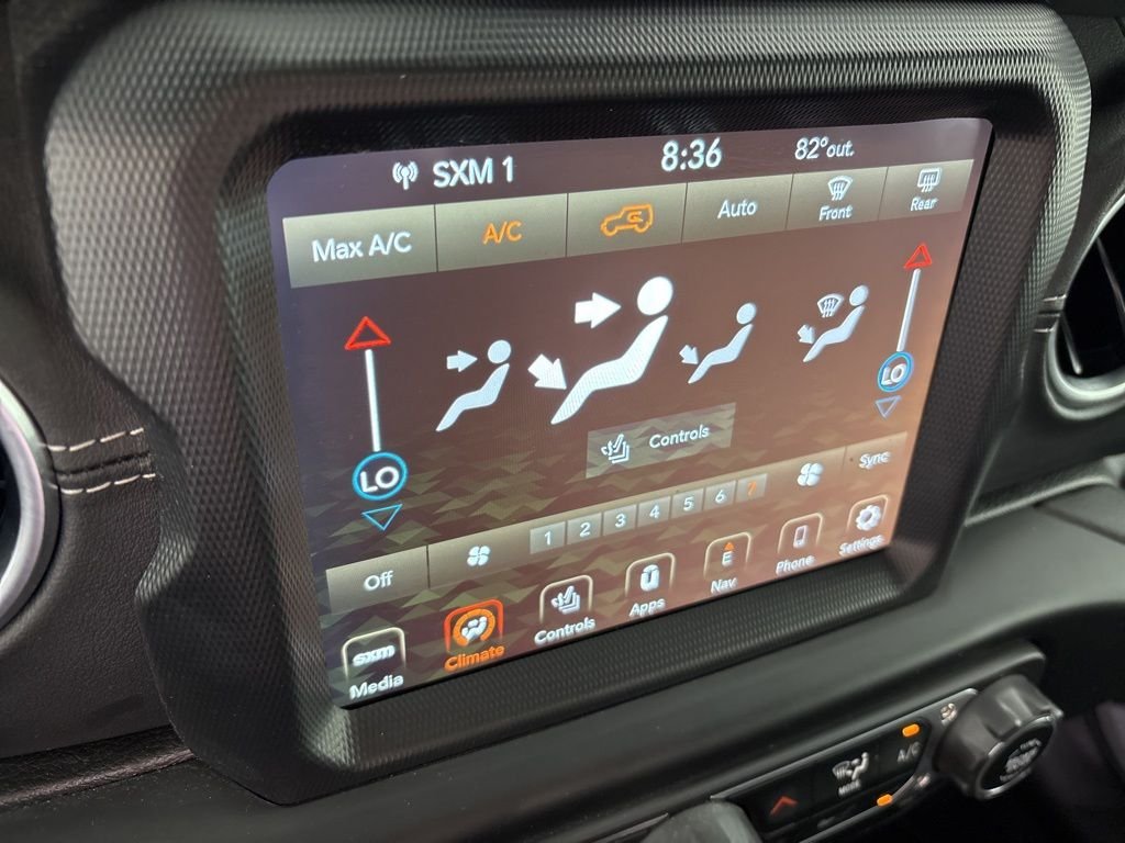 Used 2022 Silver Jeep Unlimited Sahara image 32