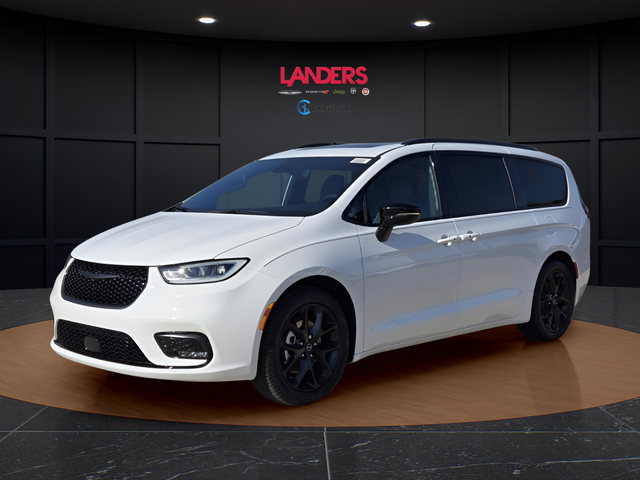 New 2026 Bright White Clear-Coat Exterior Paint Chrysler Limited image 1