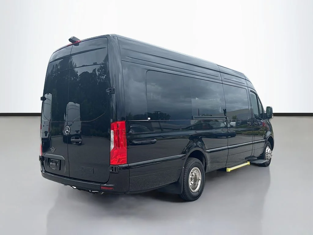 New 2025  Mercedes-Benz 15 Passenger Sliding Door image 4