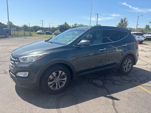 Used 2014 Green Hyundai Base image 4