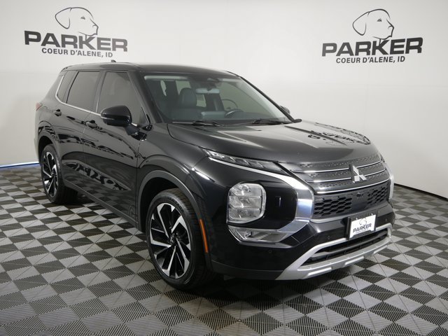 Used 2024 Black Diamond Mitsubishi SE image 4