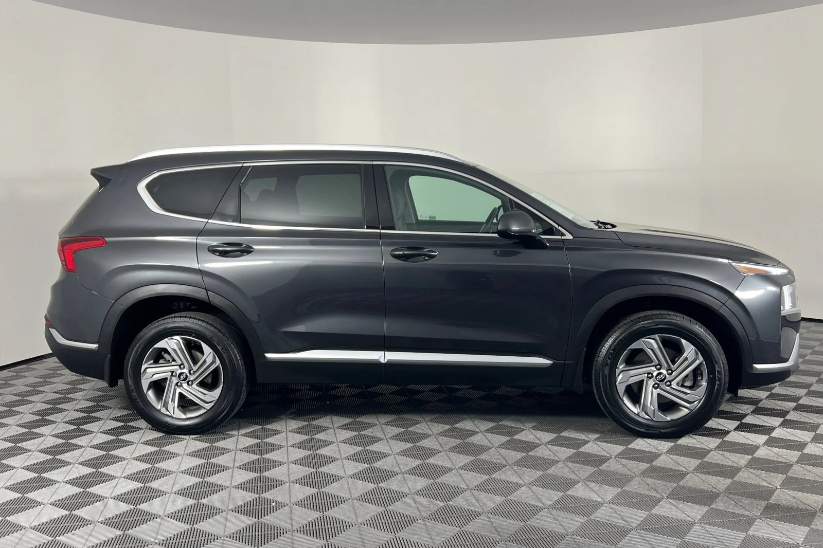 Used 2022 Portofino Gray Hyundai SEL image 2
