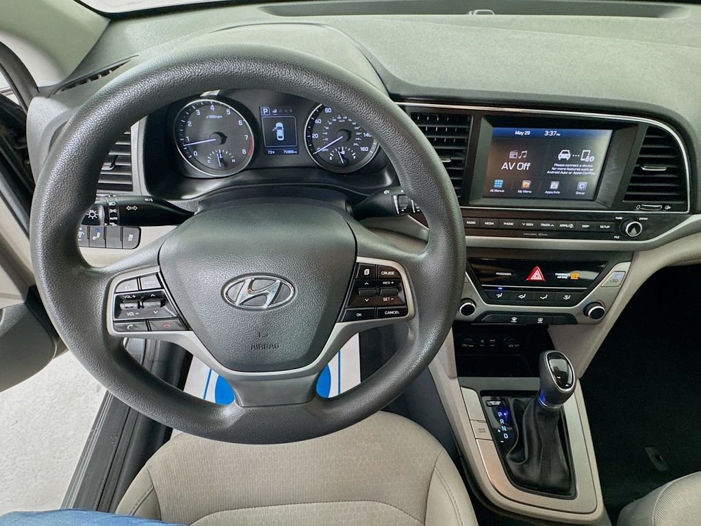 Used 2018 Machine Gray Hyundai SEL image 12