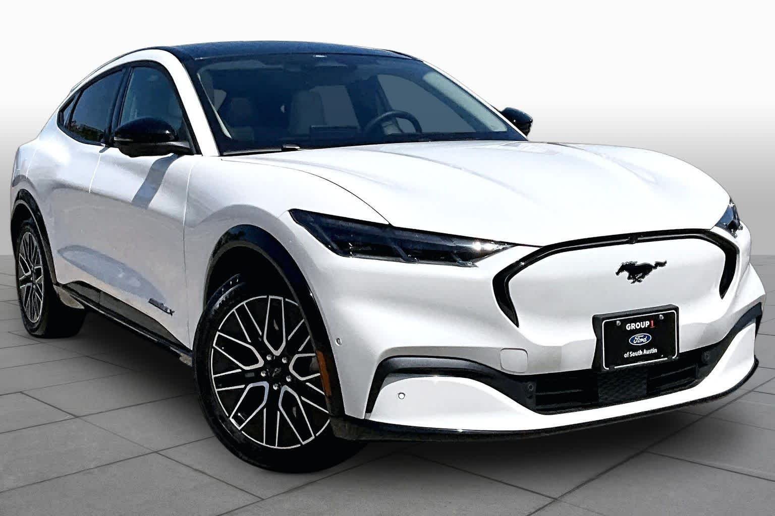 Used 2024 Star White Metallic Tri-Coat Ford Premium image 2