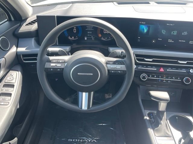 New 2026 White Hyundai SE image 12