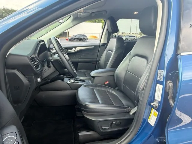 Used 2022 Blue Ford Titanium image 9
