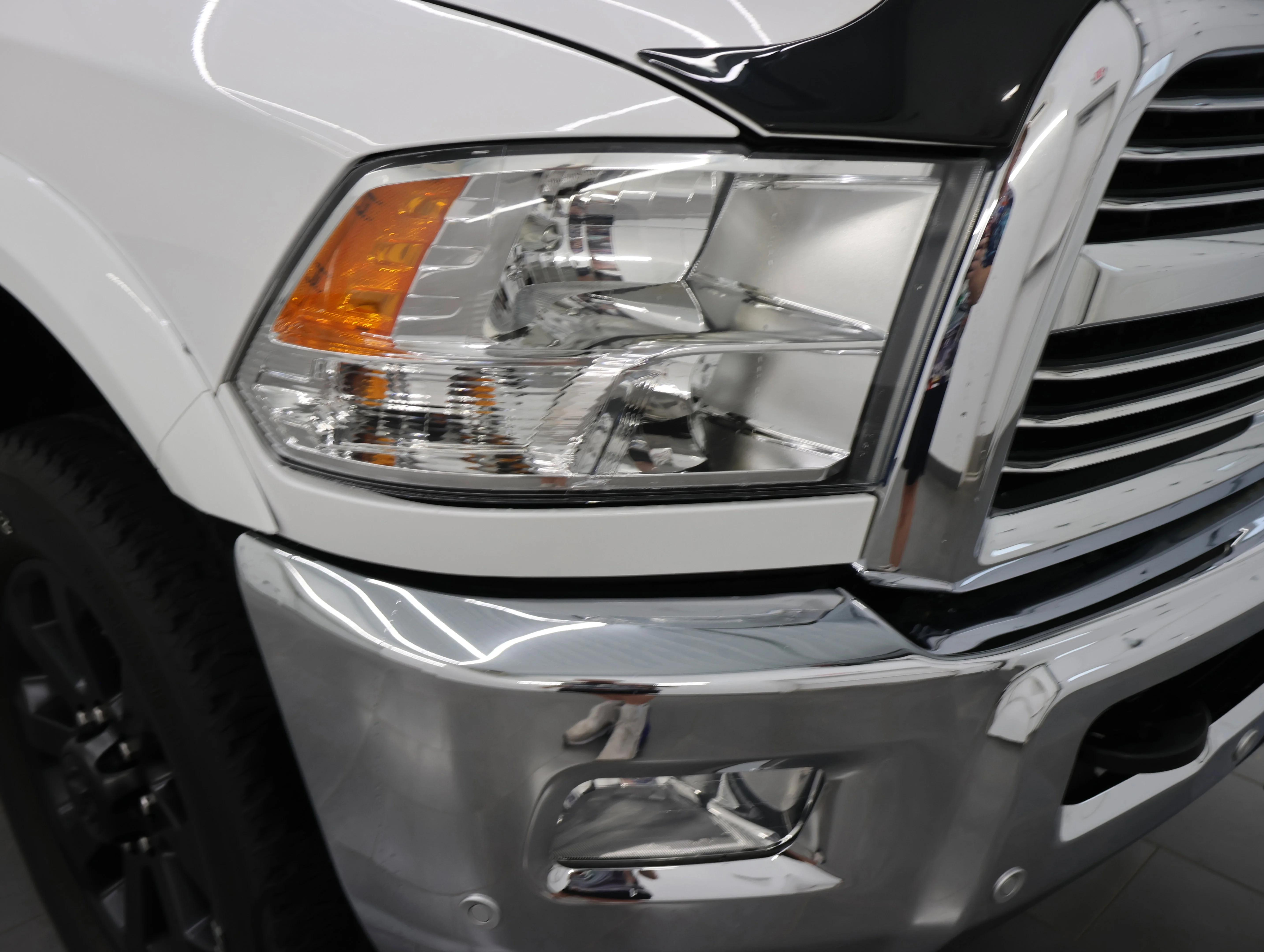 Used 2018 Bright White Clearcoat Ram Big Horn image 22