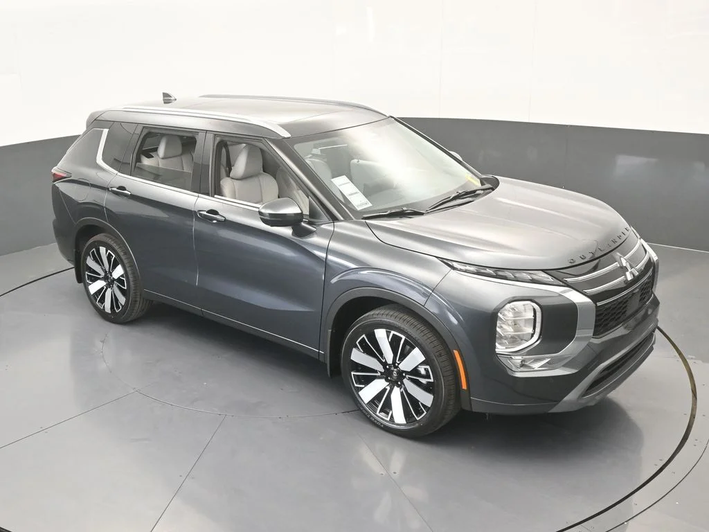 New 2026 Gray Mitsubishi SEL image 53