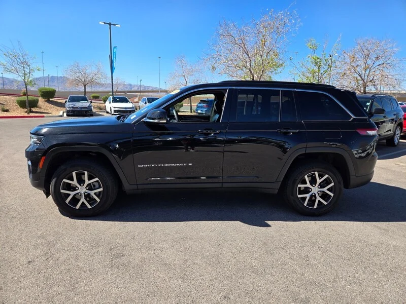 Used 2024 Black Jeep Limited image 3