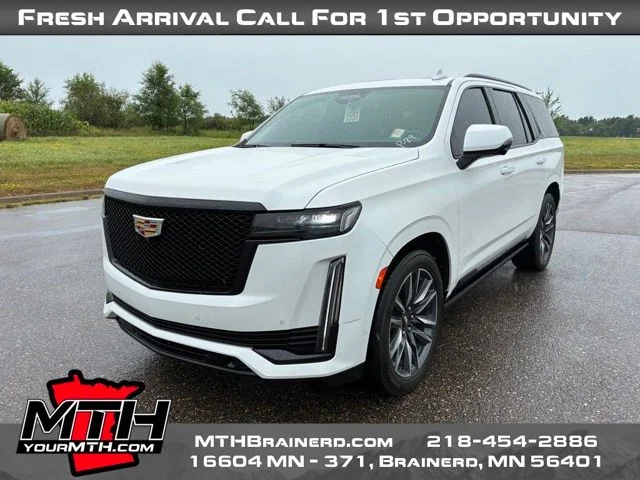 Used 2023 White Cadillac Sport Platinum image 4