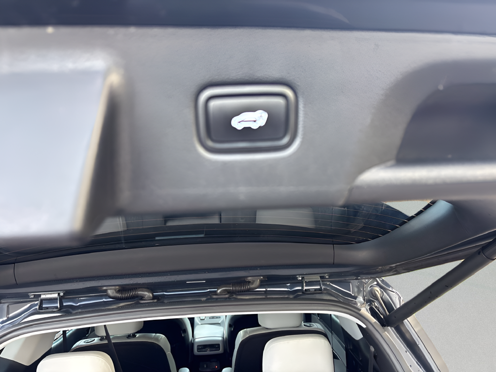 Certified Used 2022 Blue Hyundai SEL image 43
