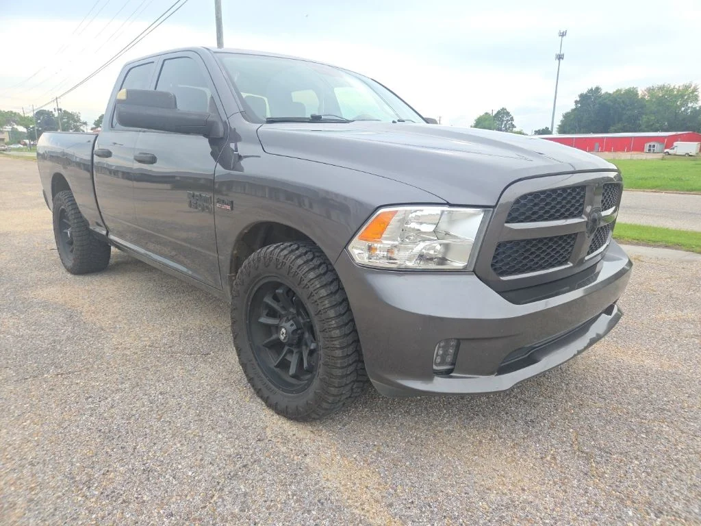 Used 2018 Gray Ram Express image 1