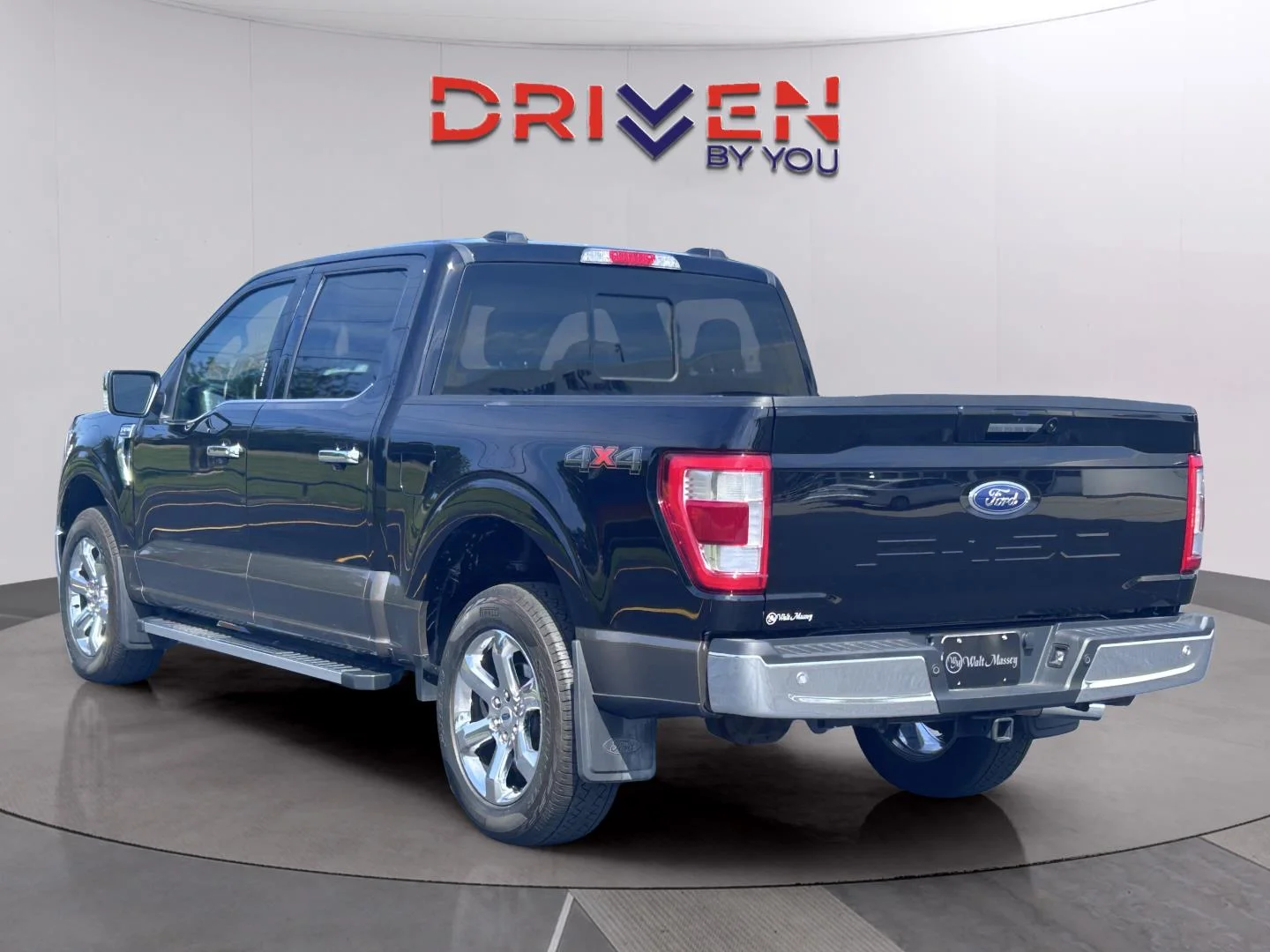 Used 2022 Agate Black/Stone Gray Ford LARIAT image 3