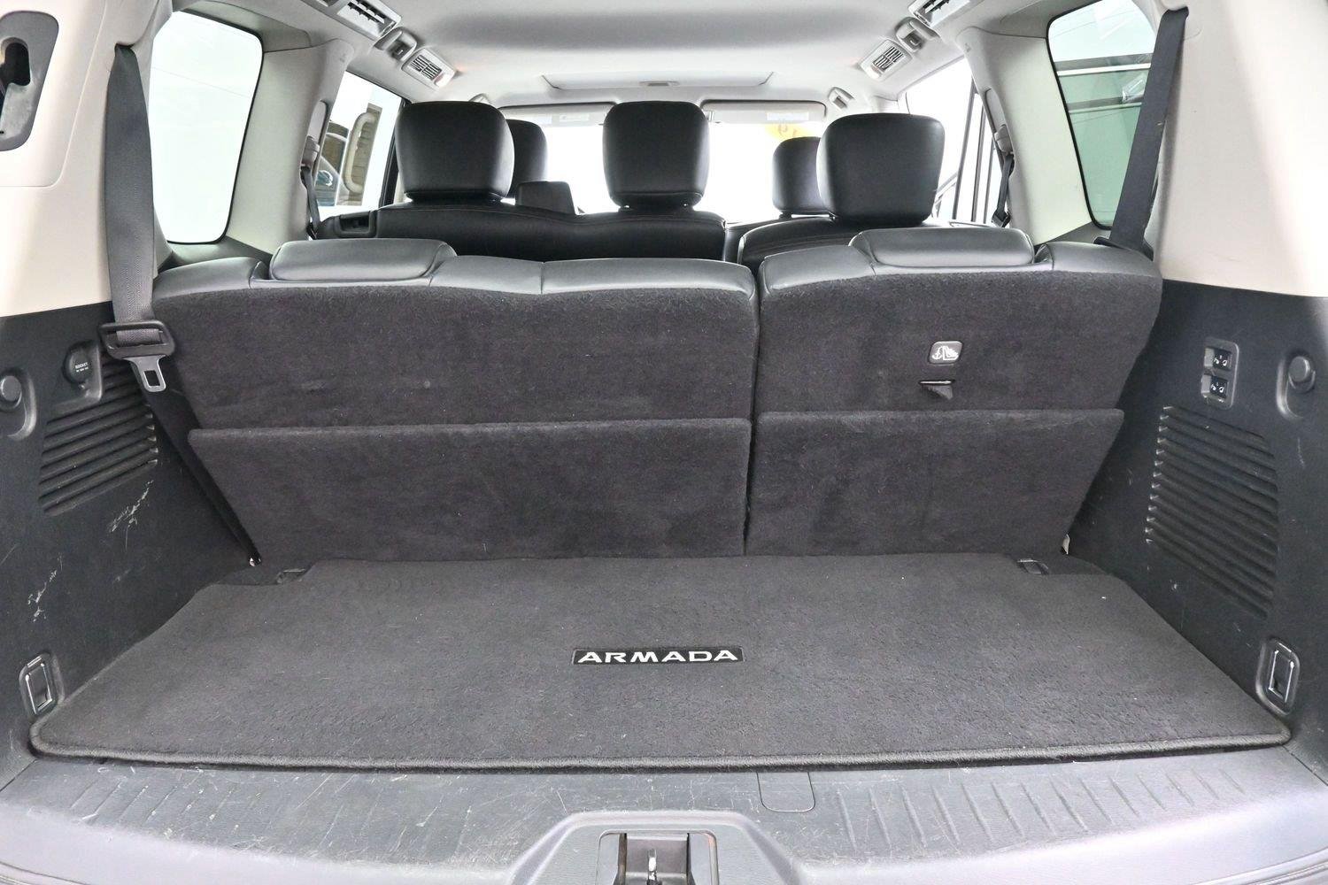 Used 2019 Pearl White Tricoat Nissan SL image 9
