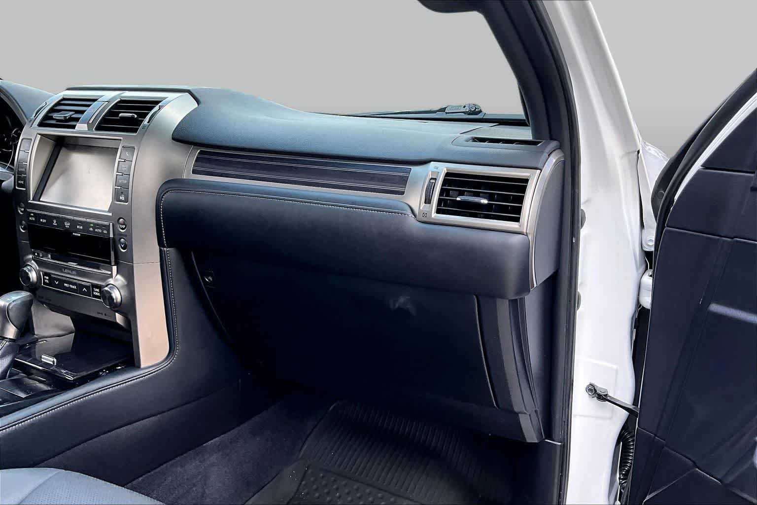 Used 2020 Starfire Pearl Lexus Premium image 19