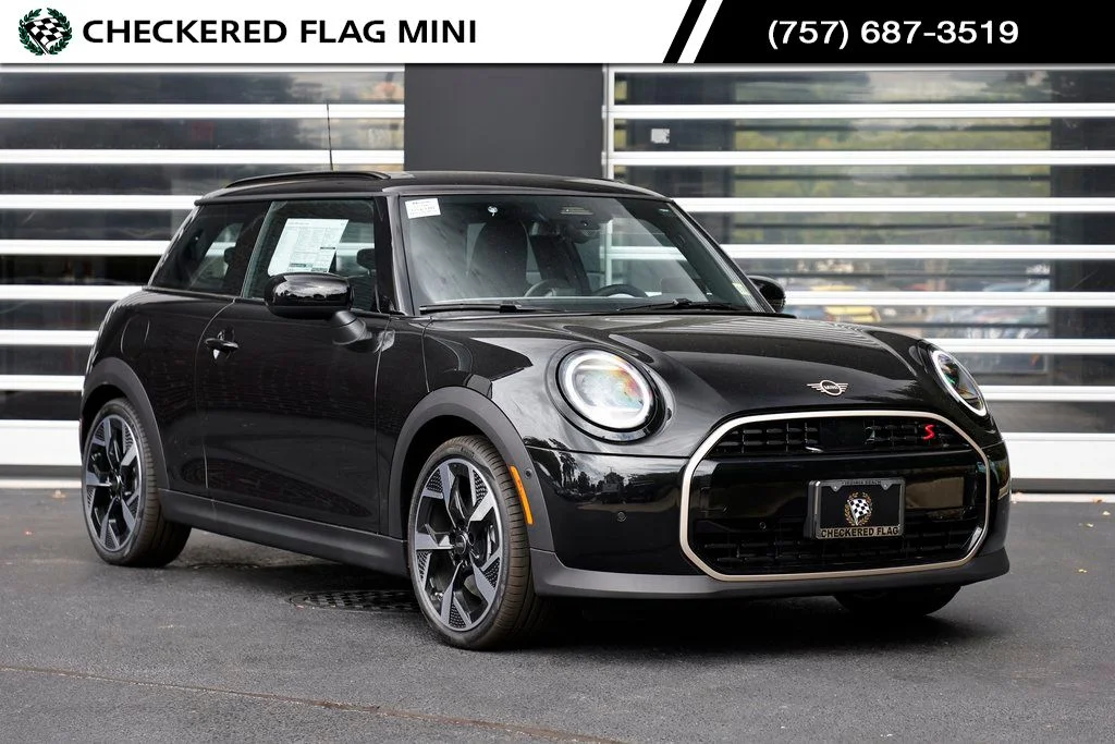 2025 MINI Hardtop Cooper S Signature's photo