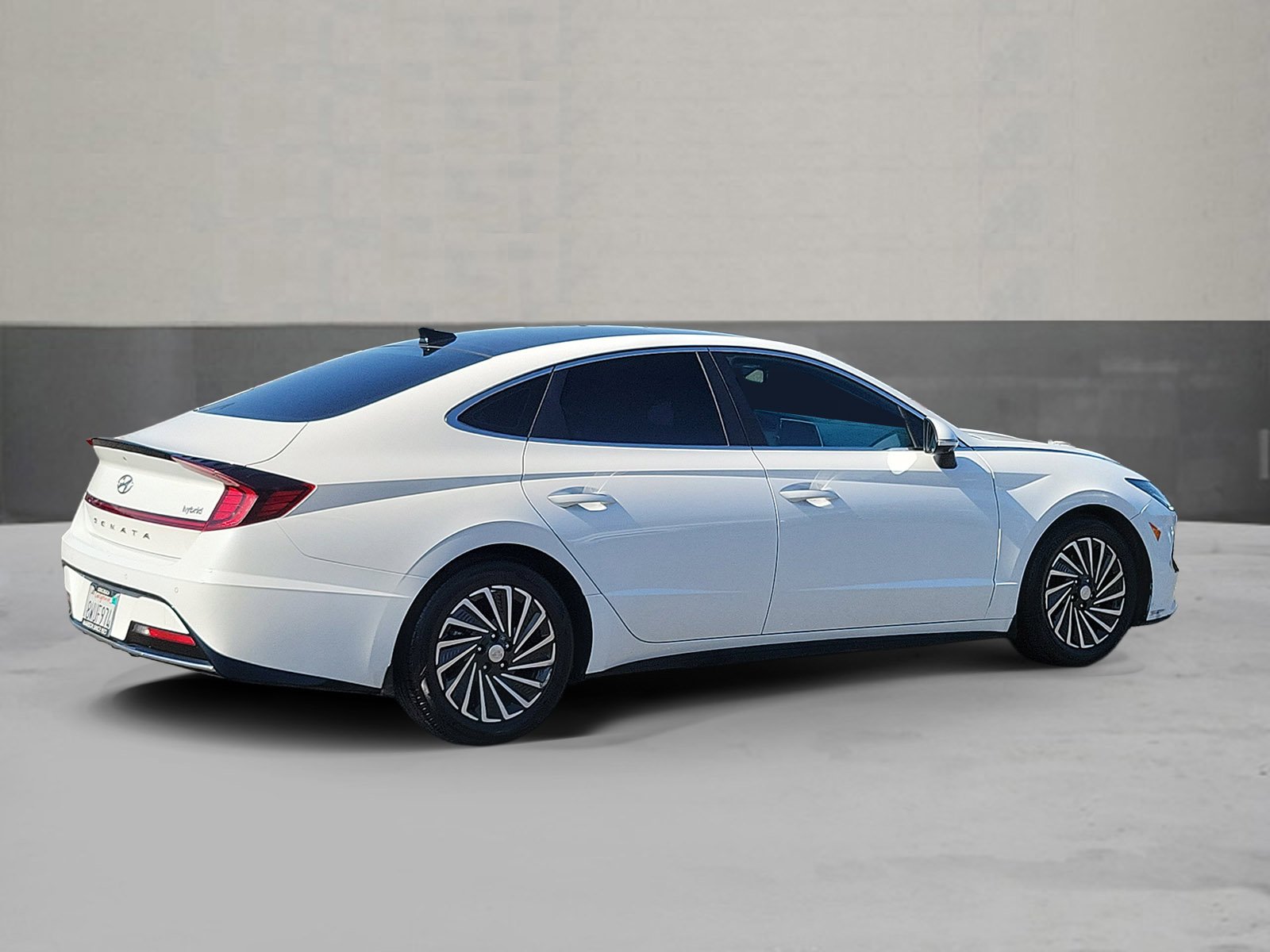 Used 2021 Hyper White Hyundai Limited image 2