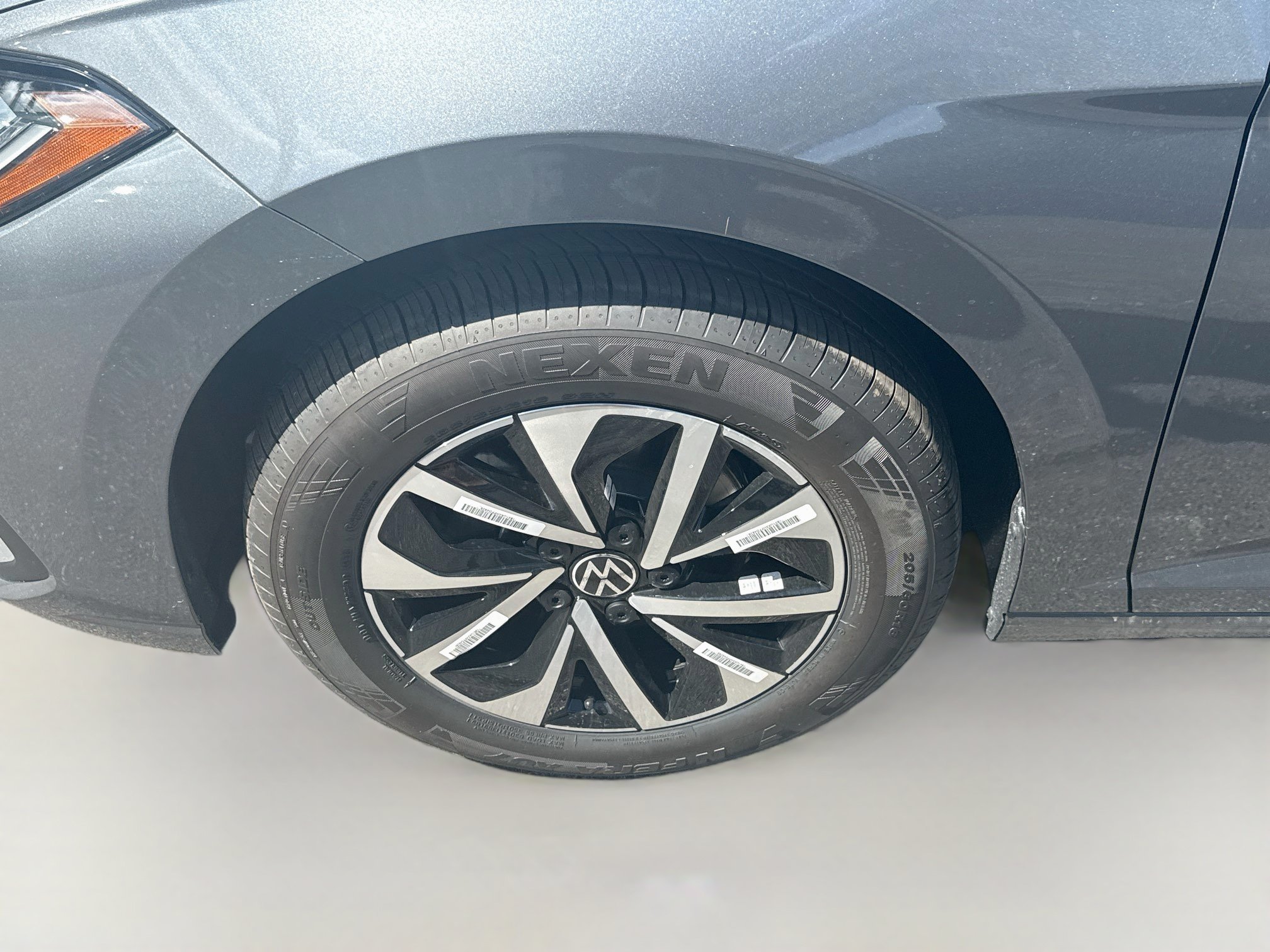 New 2027 Platinum Volkswagen S image 25