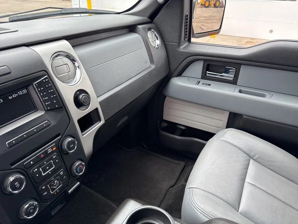 Used 2014 Ingot Silver Metallic Ford XLT image 26