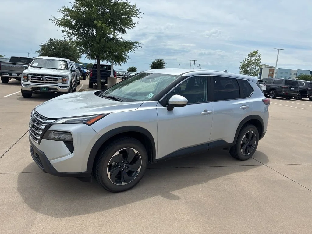 2024 Nissan Rogue SV FWD's photo