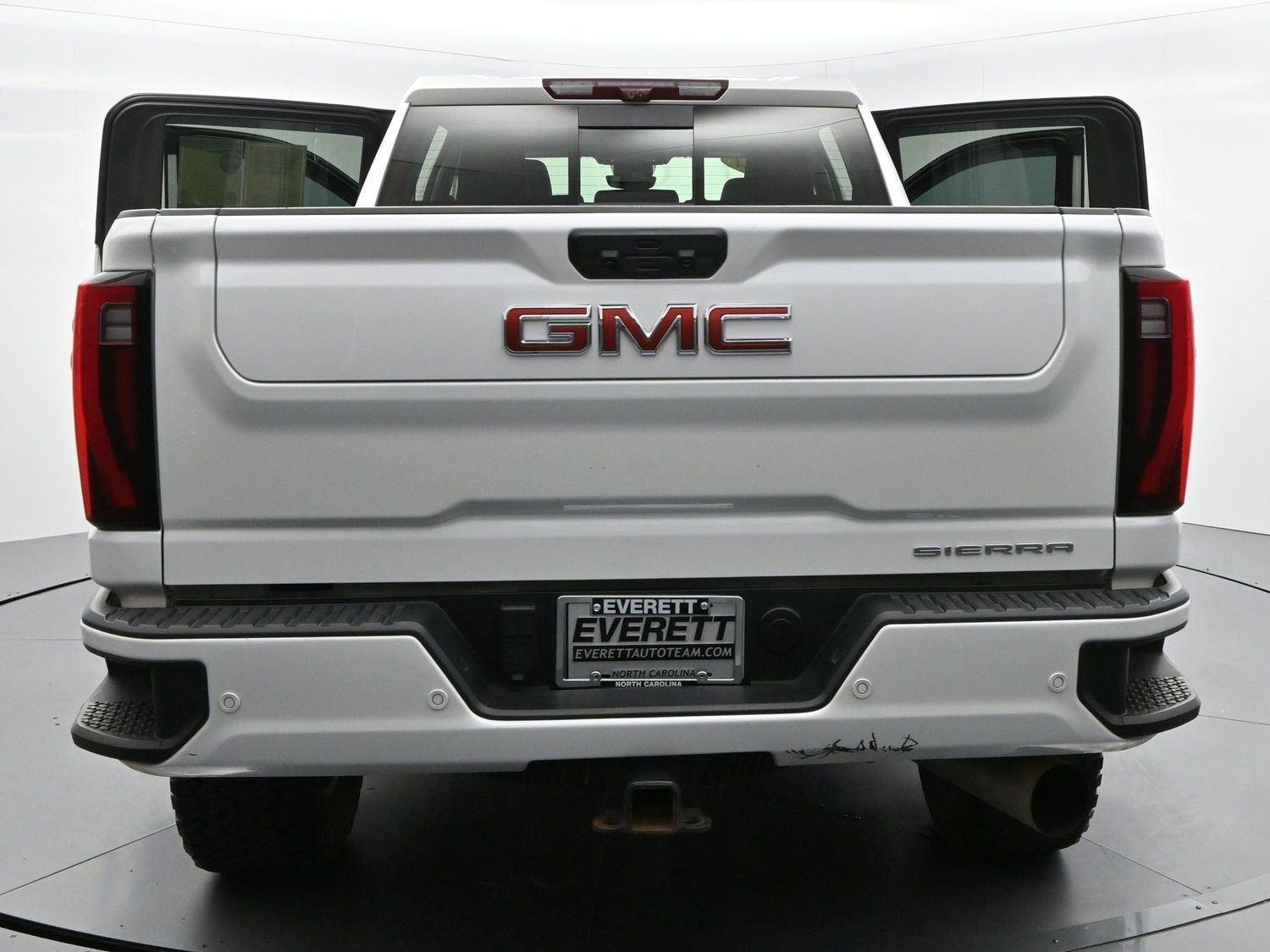 Used 2024 White Frost Tricoat GMC Denali image 46