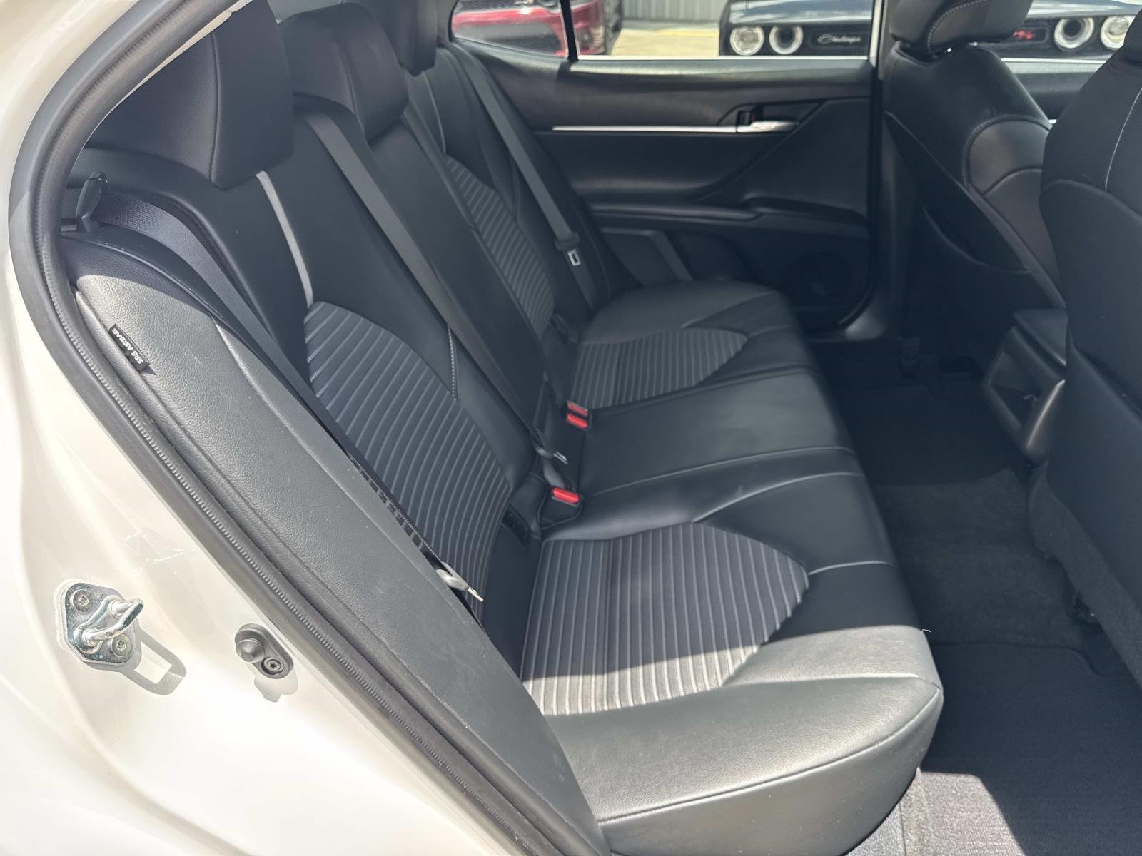 Used 2023 Ice Cap Toyota SE Nightshade image 9