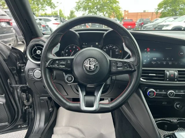 Used 2023 Black Alfa Romeo Estrema image 20