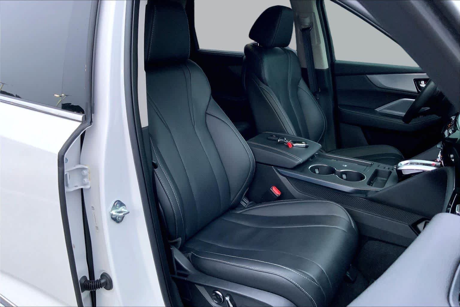 Used 2025 Platinum White Pearl Acura w/Technology Package image 9