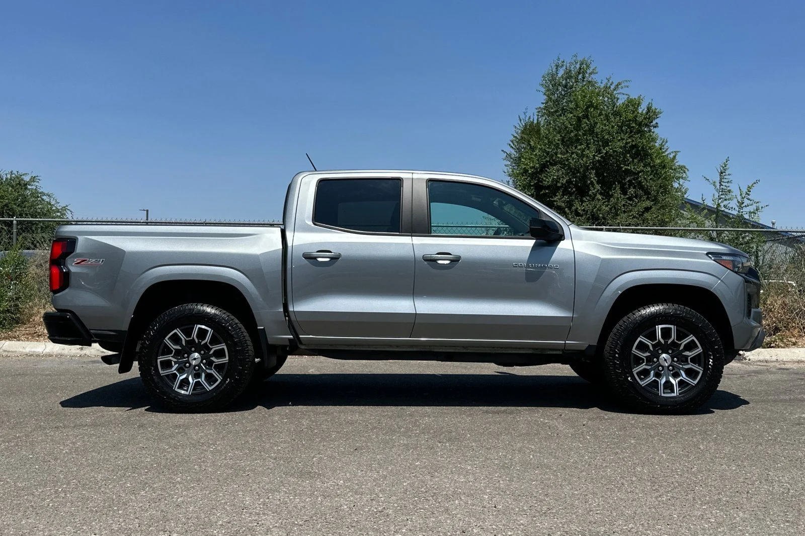Used 2023 Gray Chevrolet Z71 image 2