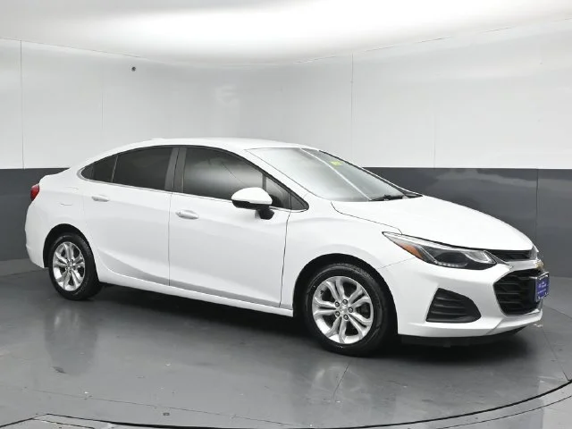 Certified Used 2019 Summit White Chevrolet LT image 1