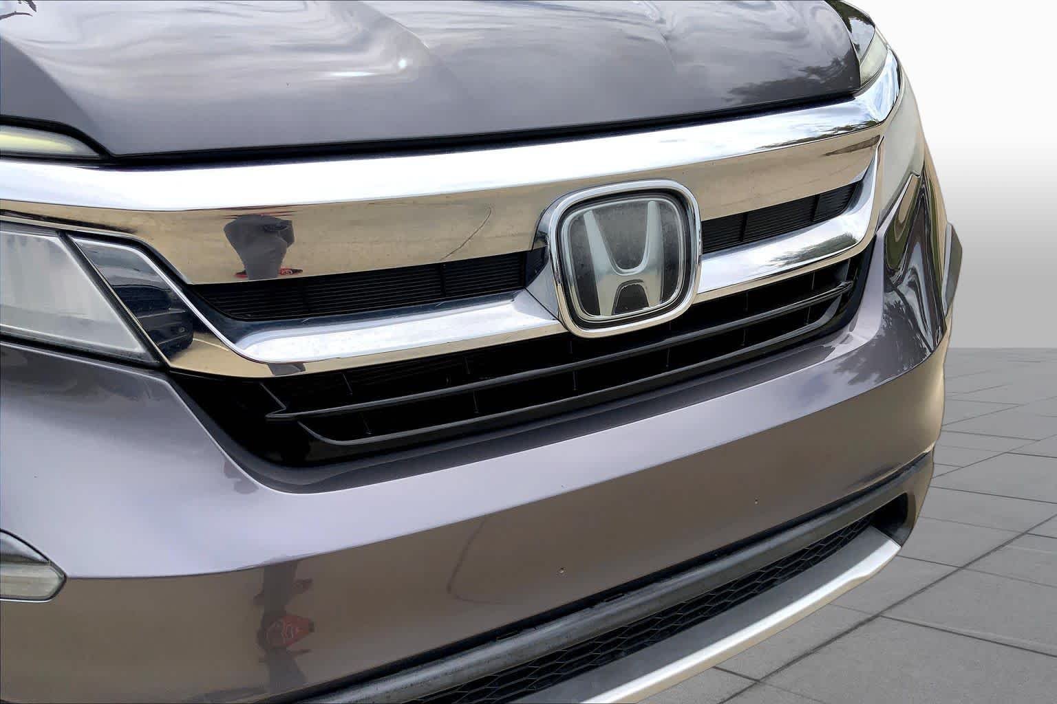 Used 2021 Modern Steel Metallic Honda Touring 7-Passenger image 30