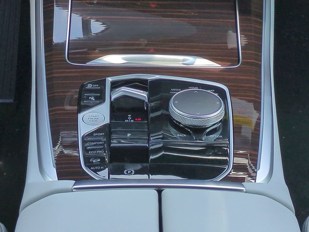 New 2026 Alpine White BMW xDrive40i image 19
