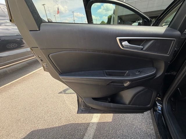 Used 2022 Black Ford SEL image 16
