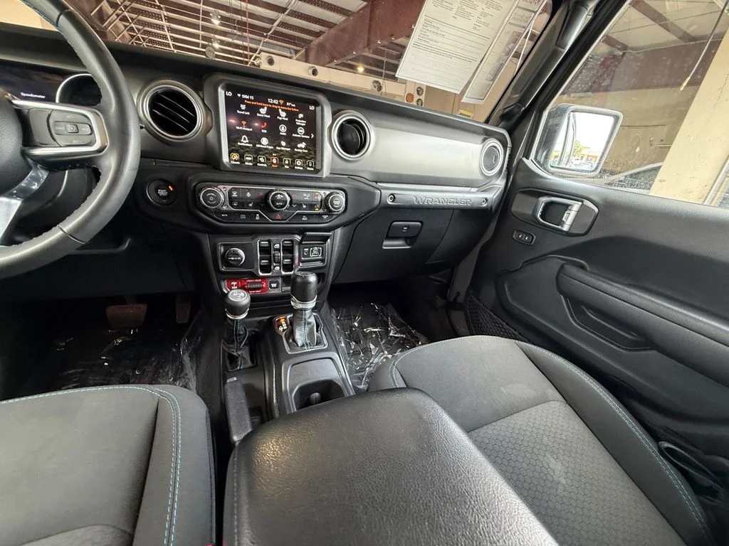 Used 2023 Gray Jeep Rubicon 4xe image 15
