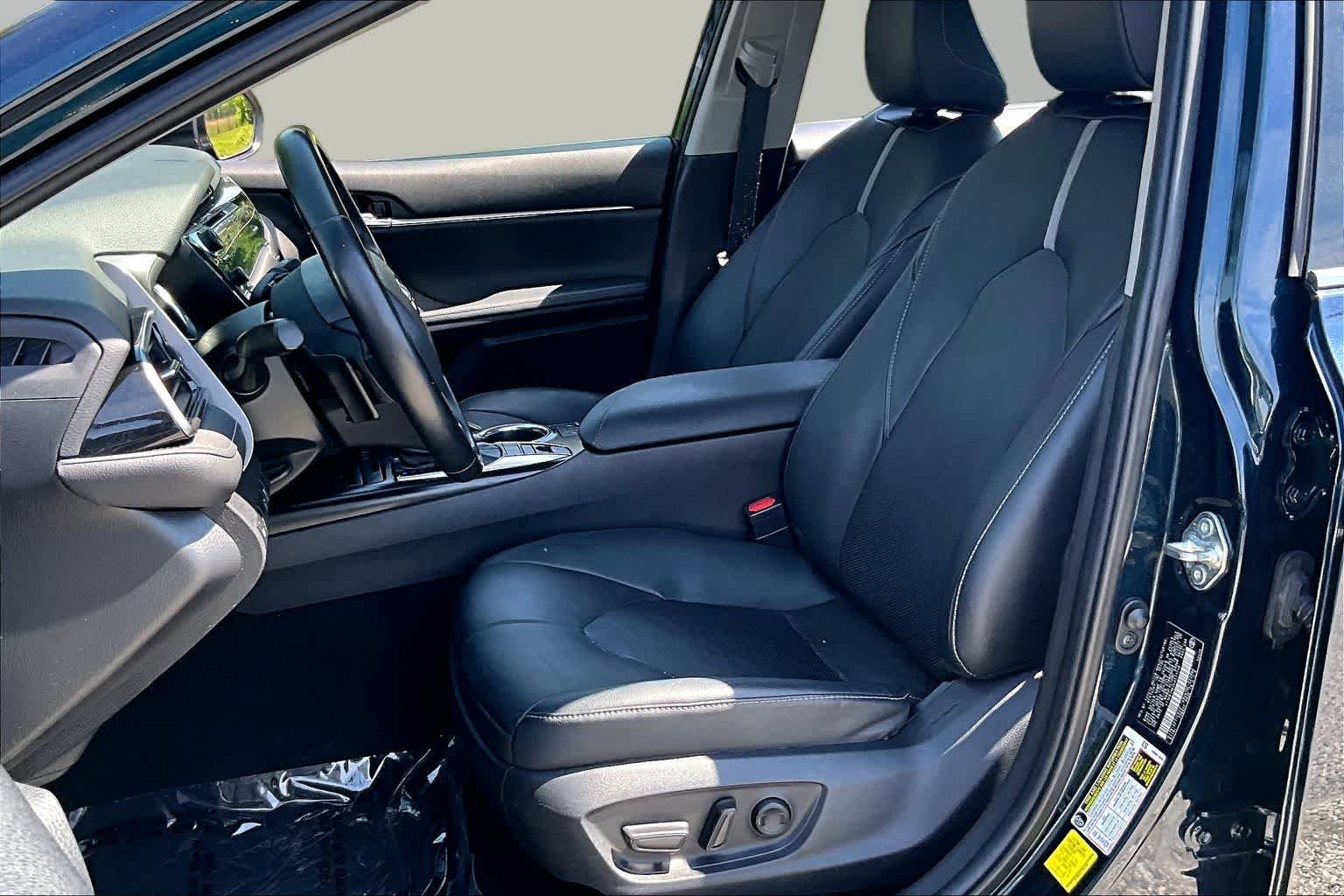 Used 2020 Galactic Aqua Mica Toyota XSE image 8