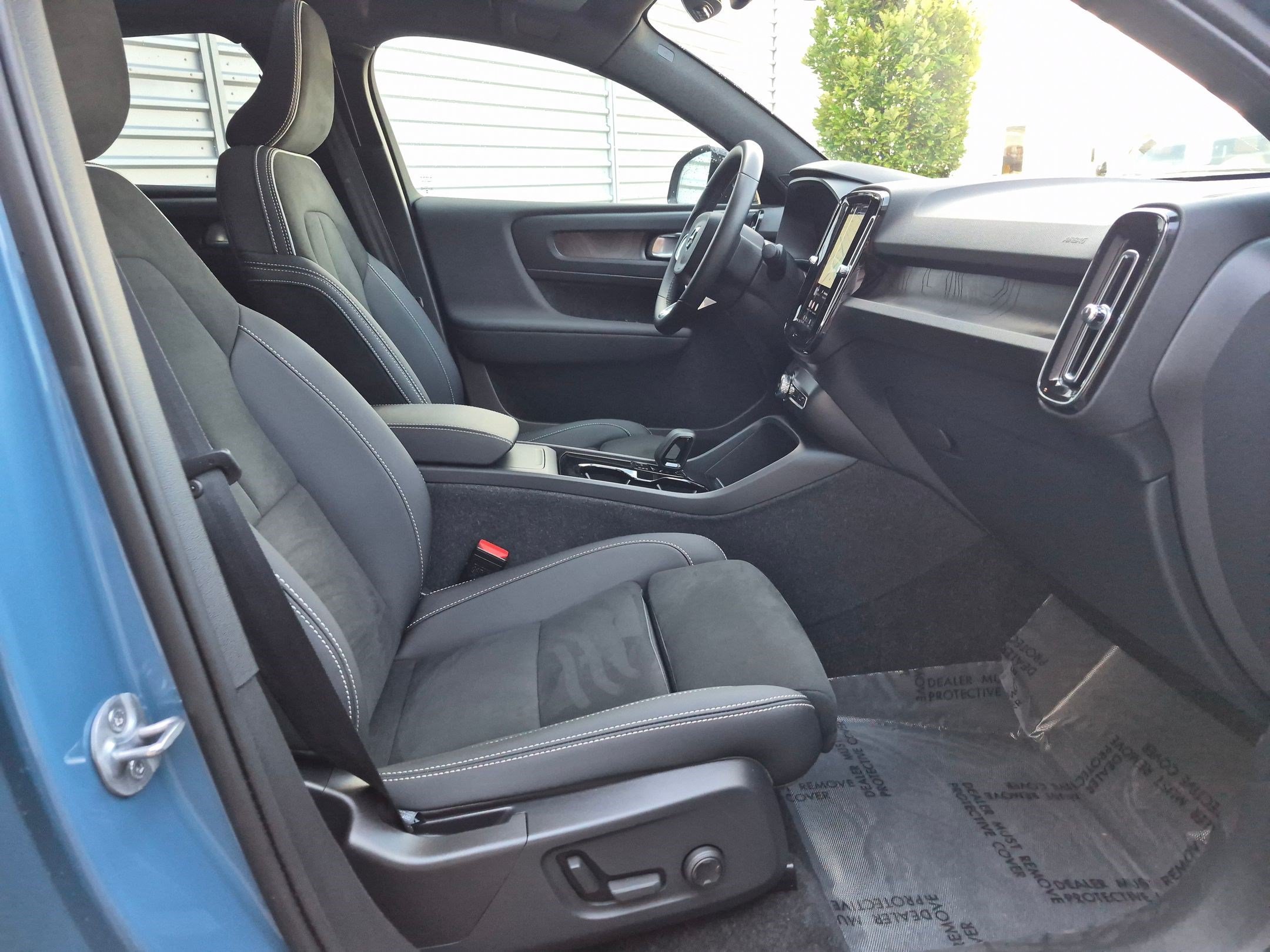 Certified Used 2023 Fjord Blue Volvo Ultimate image 28