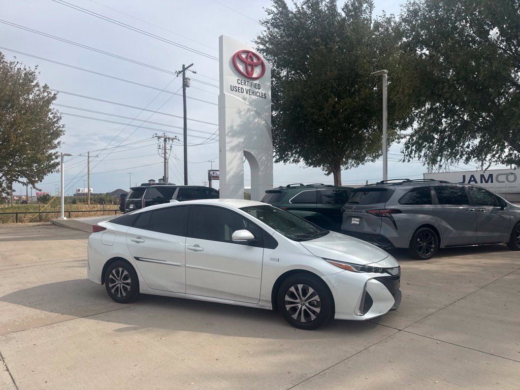 Used 2022 Beige Toyota XLE image 1