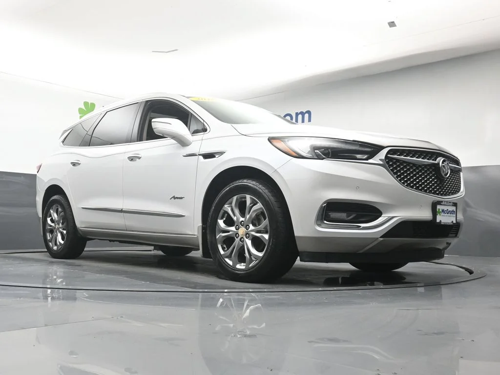 Used 2018 White Buick Avenir image 31