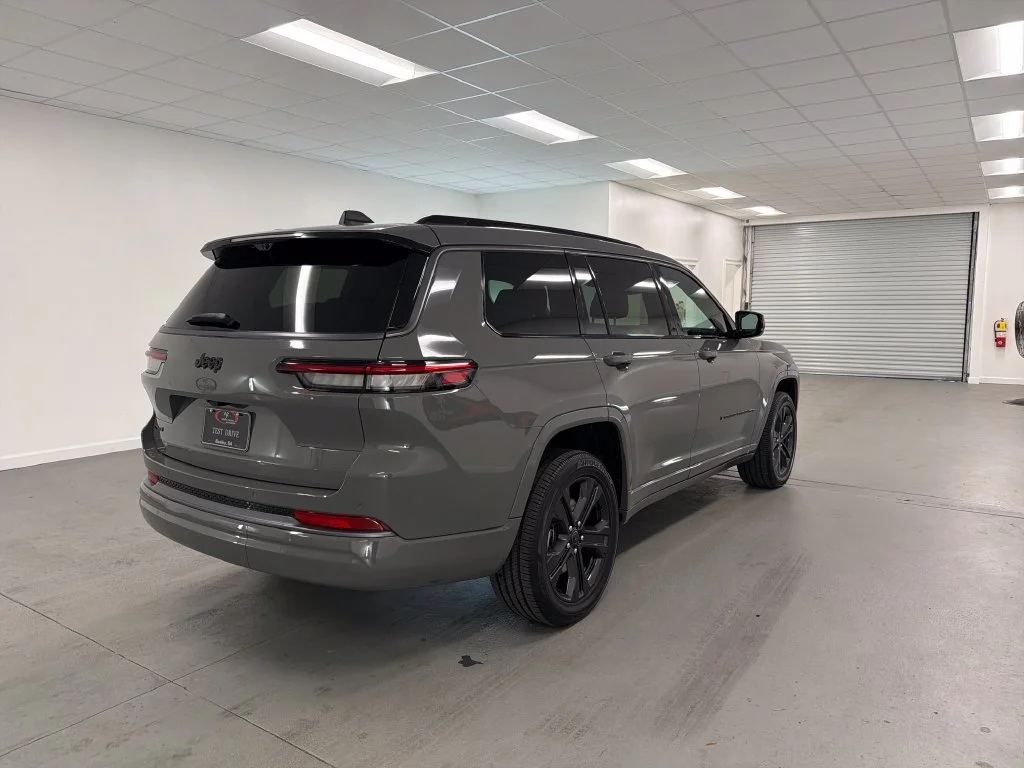 New 2027 Gray Jeep Limited image 6
