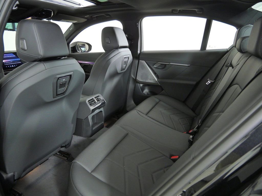 New 2027 Black Sapphire Metallic BMW 530i xDrive image 30
