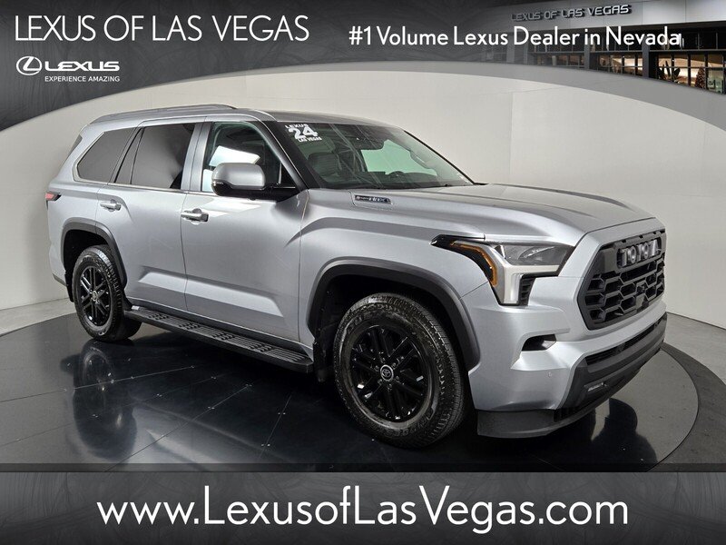 2024 Toyota Sequoia SR5 4WD i-FORCE MAX Hybrid's photo