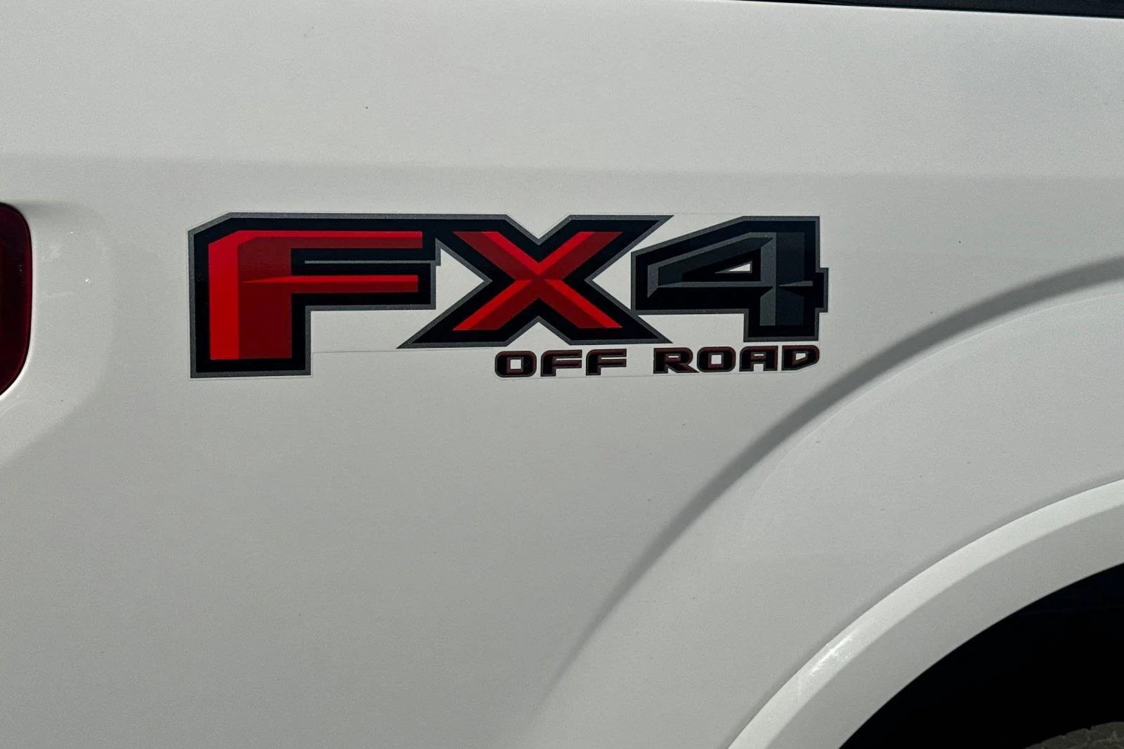 Used 2020 Oxford White Ford XLT image 7