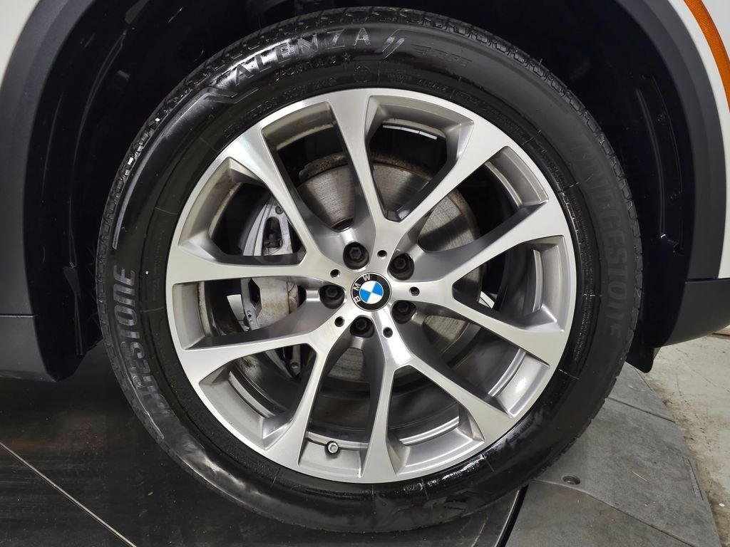 Used 2024 Alpine White BMW xDrive40i image 11