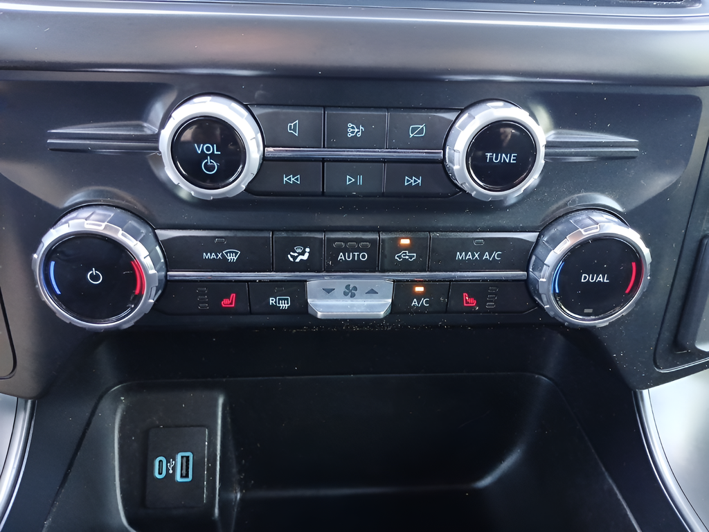 Used 2024 Red Ford XLT image 17