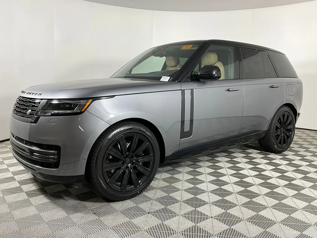 2026 Land Rover Range Rover 3.0 PHEV SE SWB's photo