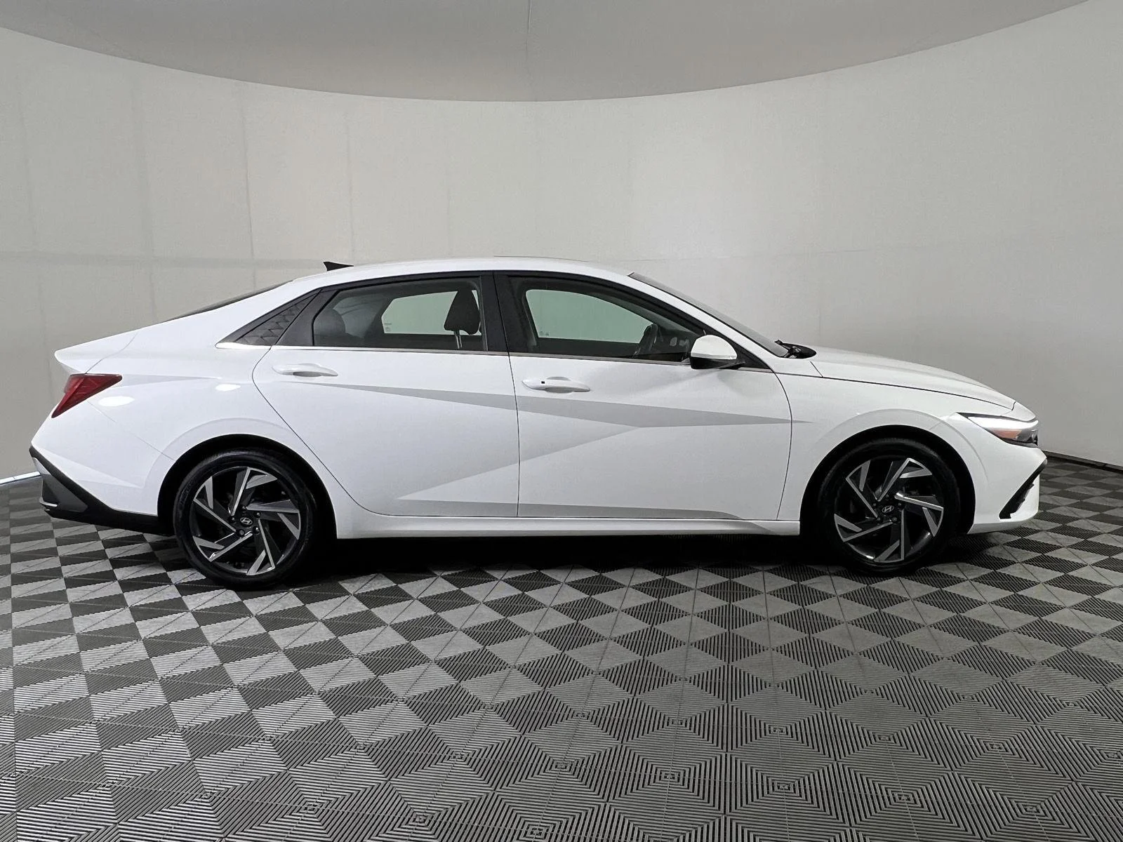 Used 2024 Serenity White Hyundai SEL image 25