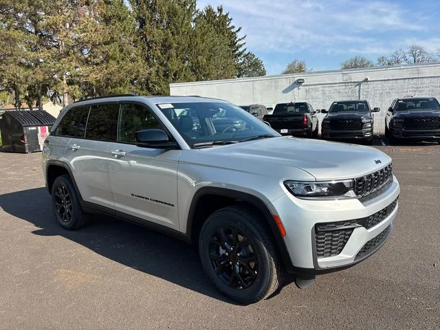 New 2026 Silver Zynith Exterior Paint Jeep Altitude image 2